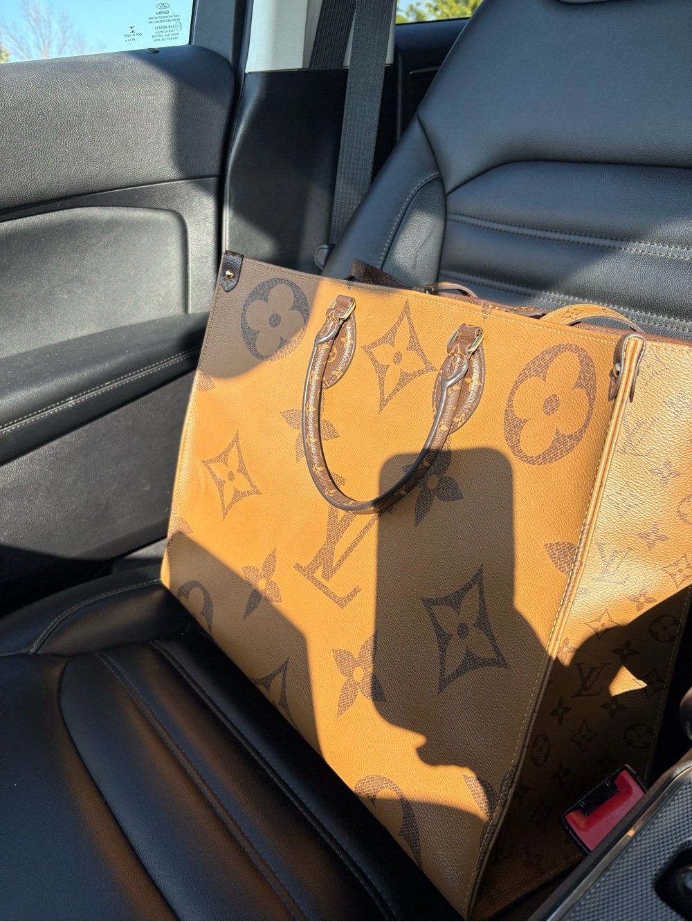 Louis Vuitton Monogram GM OnTheGo Tote - Picture 2 of 16